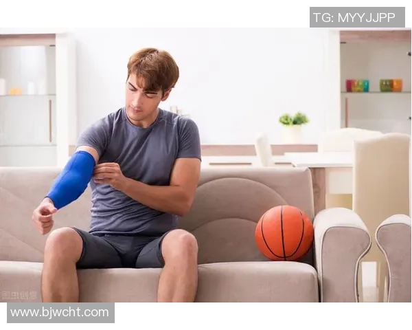 足球明星腿疼的原因揭秘及如何有效预防运动损伤的方法探讨